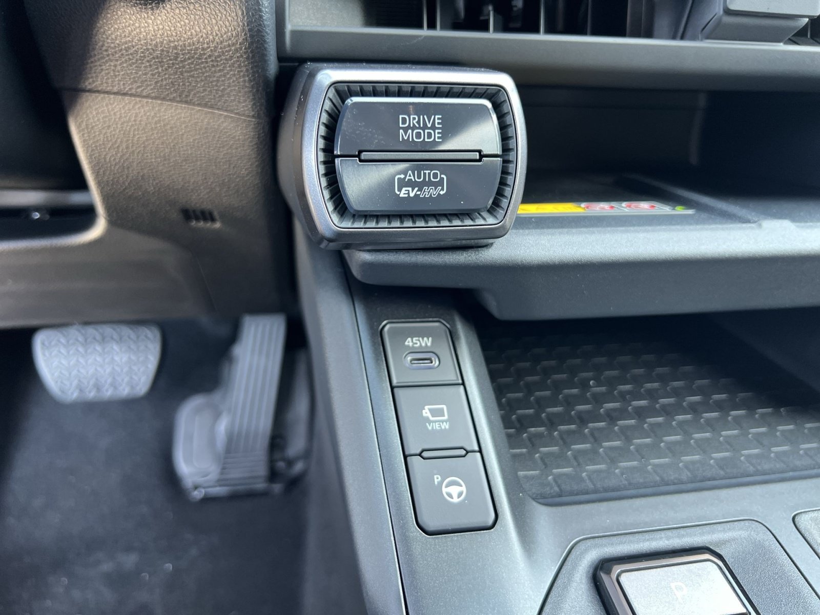New 2026 Toyota RAV4 XSE AWD/4WD image 27