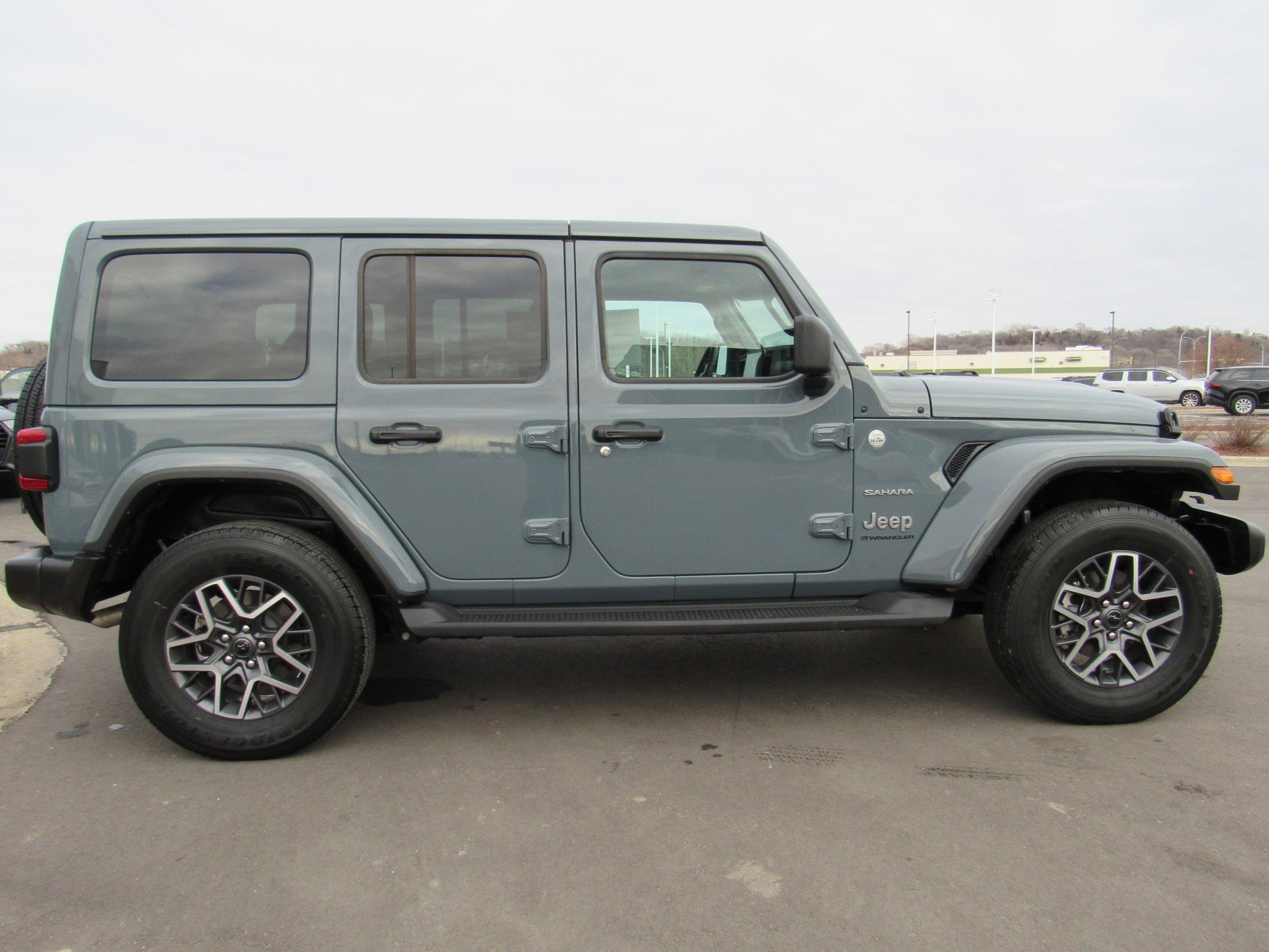Used 2024 Jeep Wrangler Sahara w/ Safety Group image 5