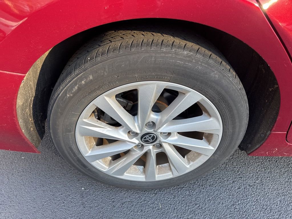 Used 2021 Toyota Camry LE image 18