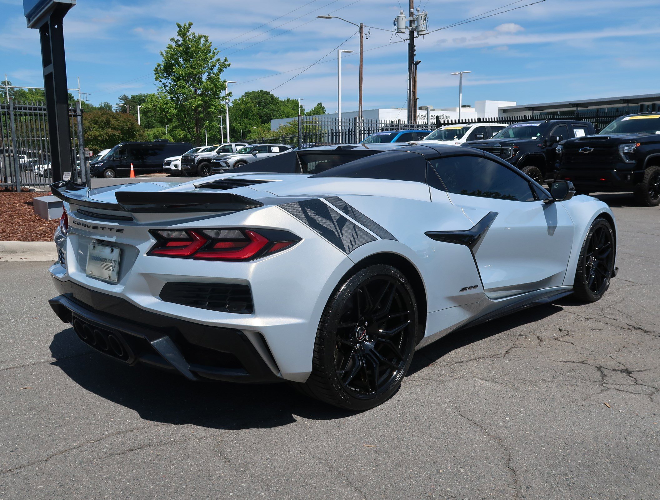 Used 2023 Chevrolet Corvette Z06 w/ Battery Protection Package RWD image 10