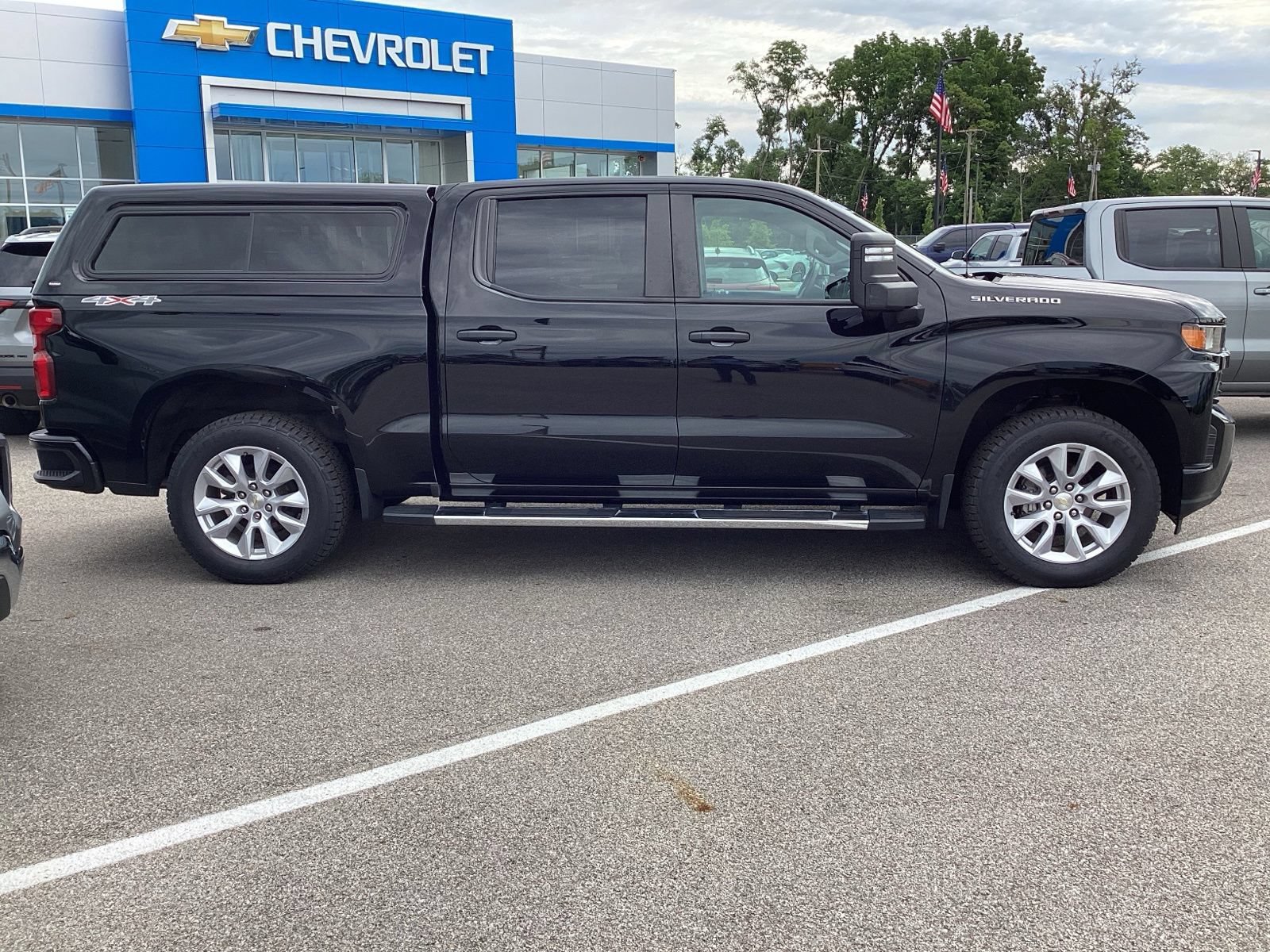 Used 2019 Chevrolet Silverado 1500 Custom w/ Custom Max Trailering Package AWD/4WD image 8