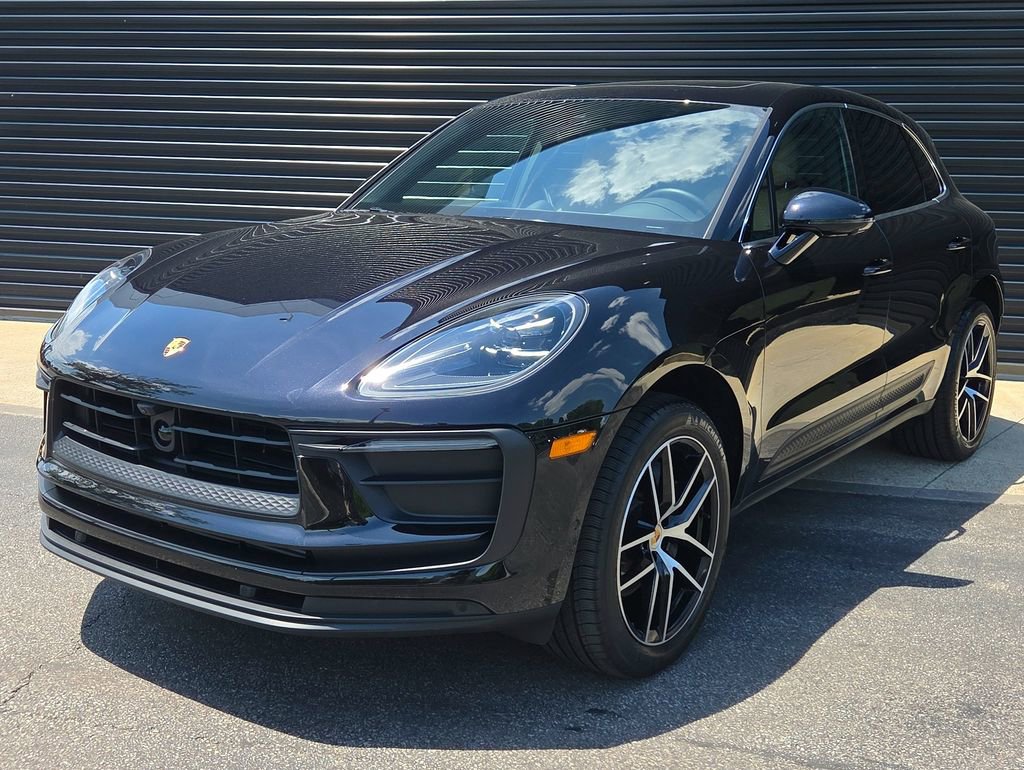 Certified 2026 Porsche Macan AWD/4WD image 1