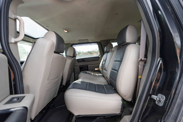 Used 2004 HUMMER H2 w/ Preferred Equipment Group image 51