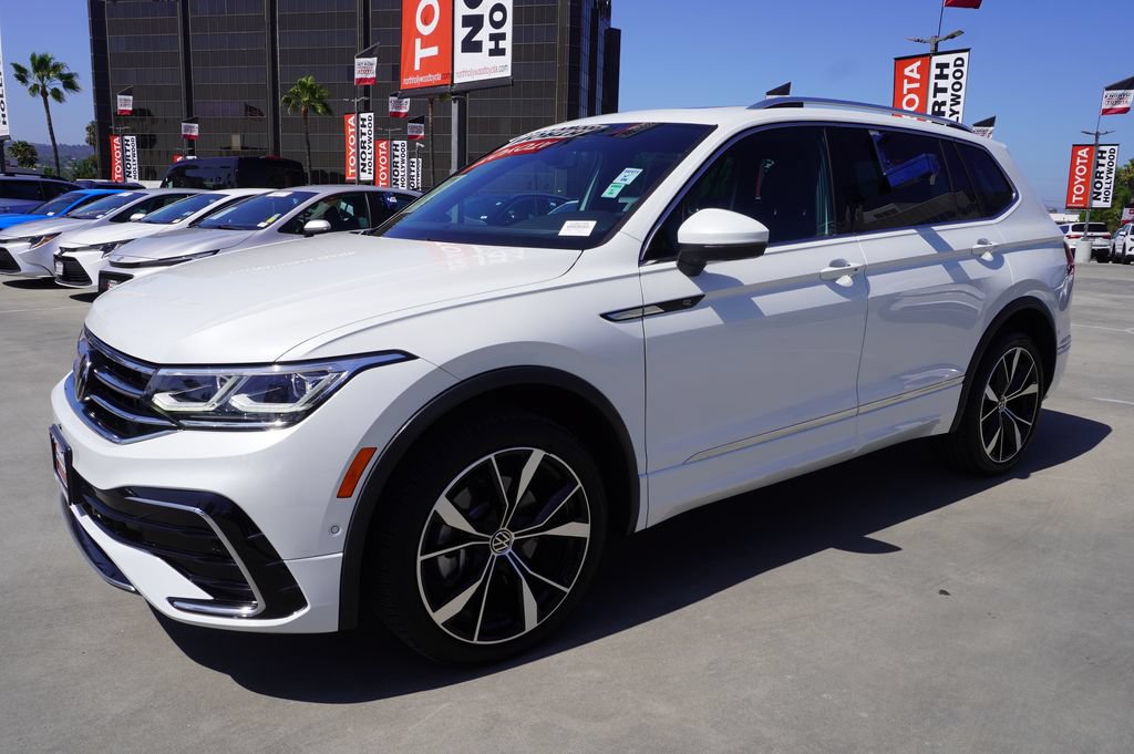 Used 2022 Volkswagen Tiguan SEL R-Line AWD/4WD image 4