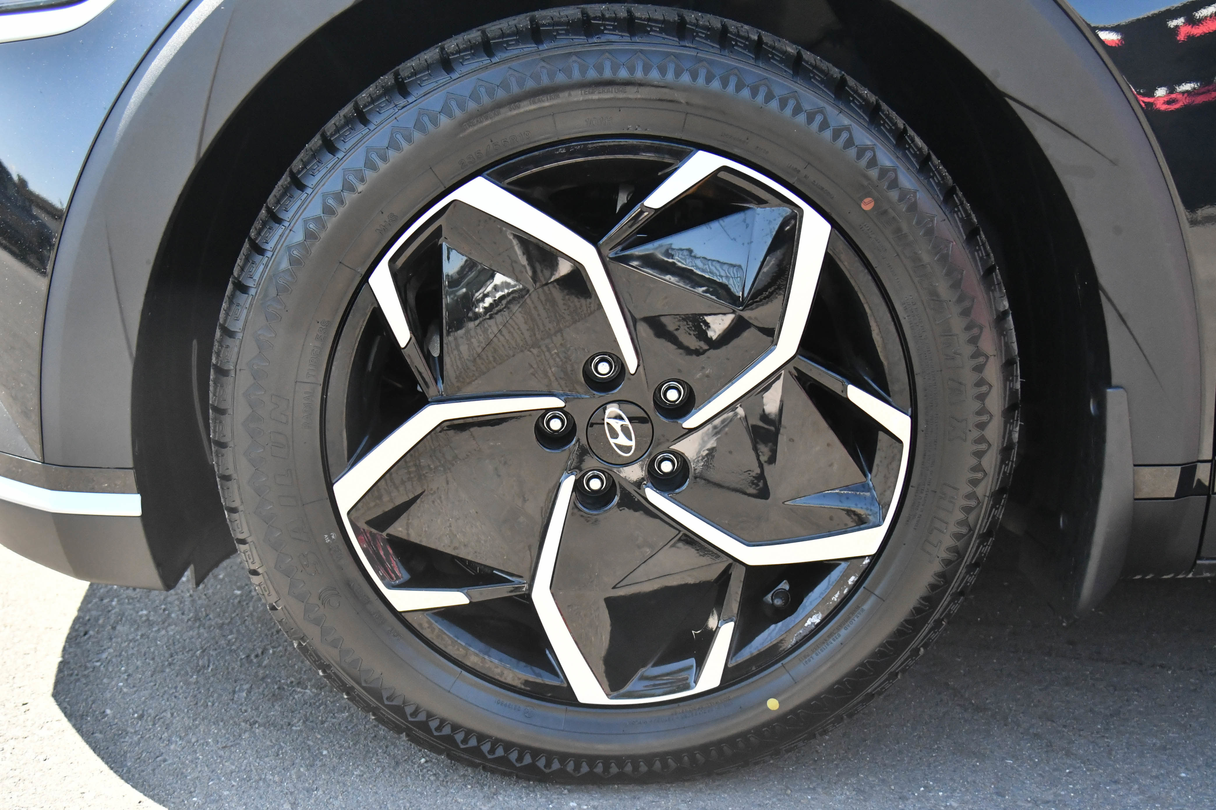 Used 2024 Hyundai Ioniq 5 SEL RWD image 12