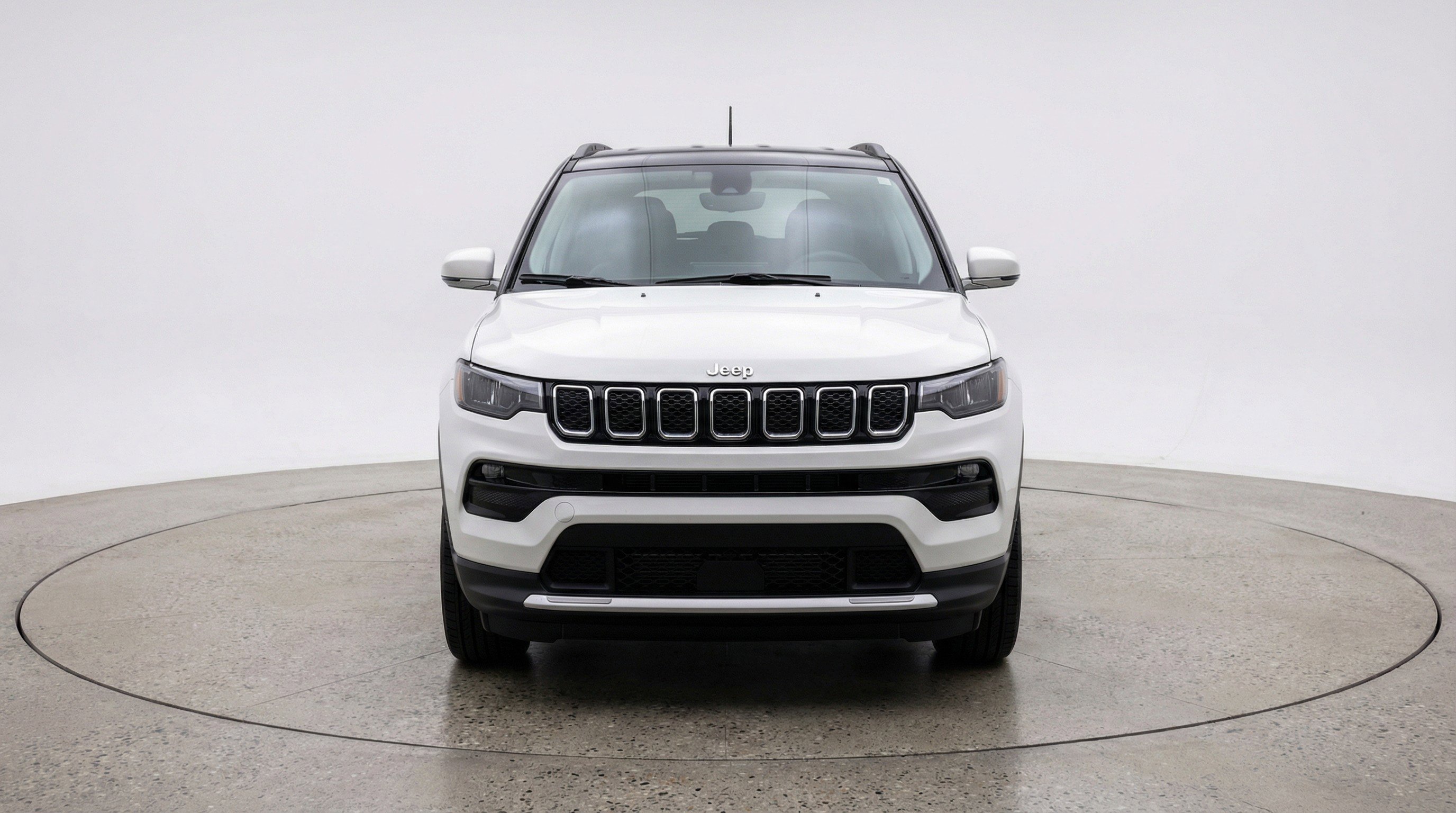 Used 2025 Jeep Compass Limited AWD/4WD image 2