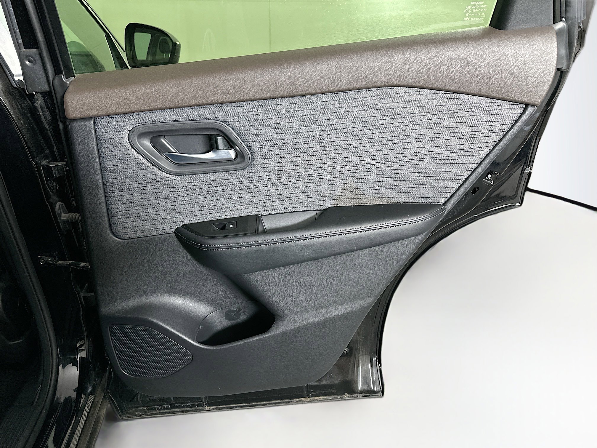 Used 2023 Nissan Rogue SV FWD image 28