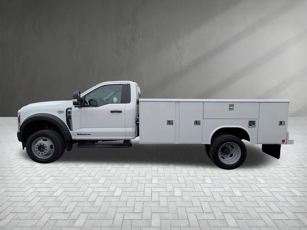 New 2025 Ford F550 4x4 Regular Cab Super Duty image 5