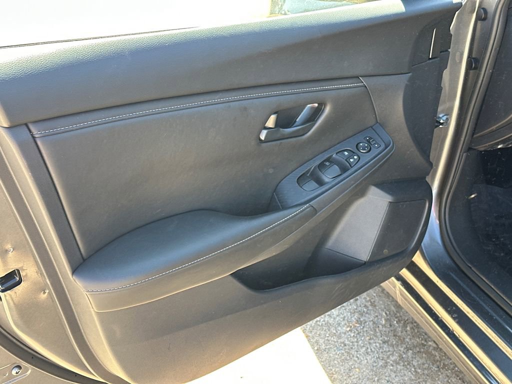 Used 2025 Nissan Sentra S image 10