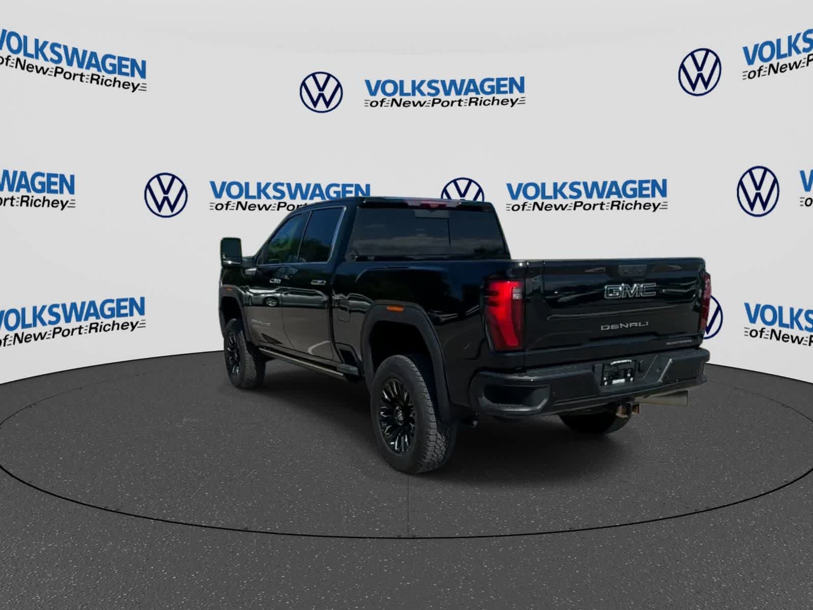 Used 2024 GMC Sierra 3500 Denali Ultimate AWD/4WD image 6