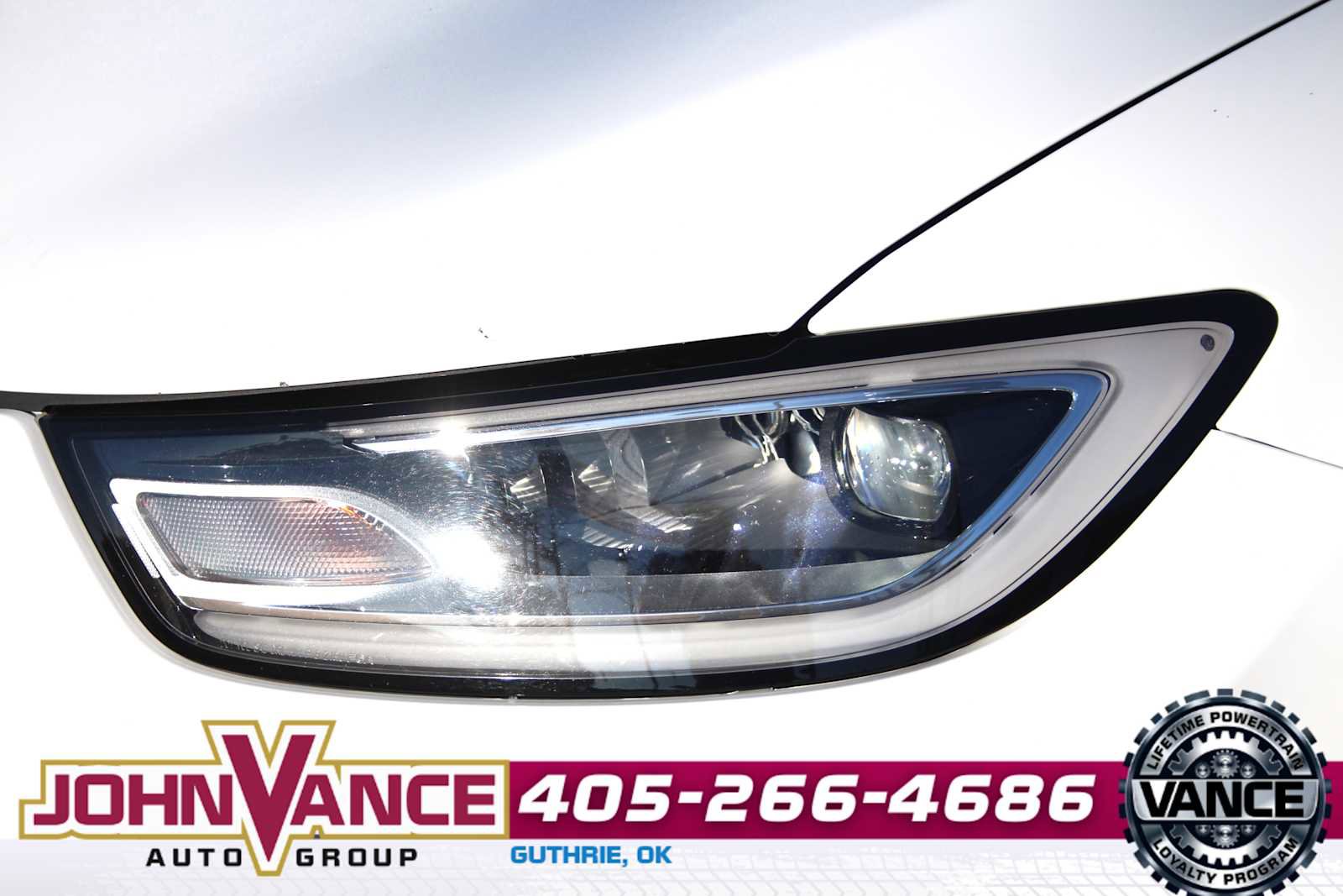 Used 2024 Chrysler Pacifica Touring-L image 4