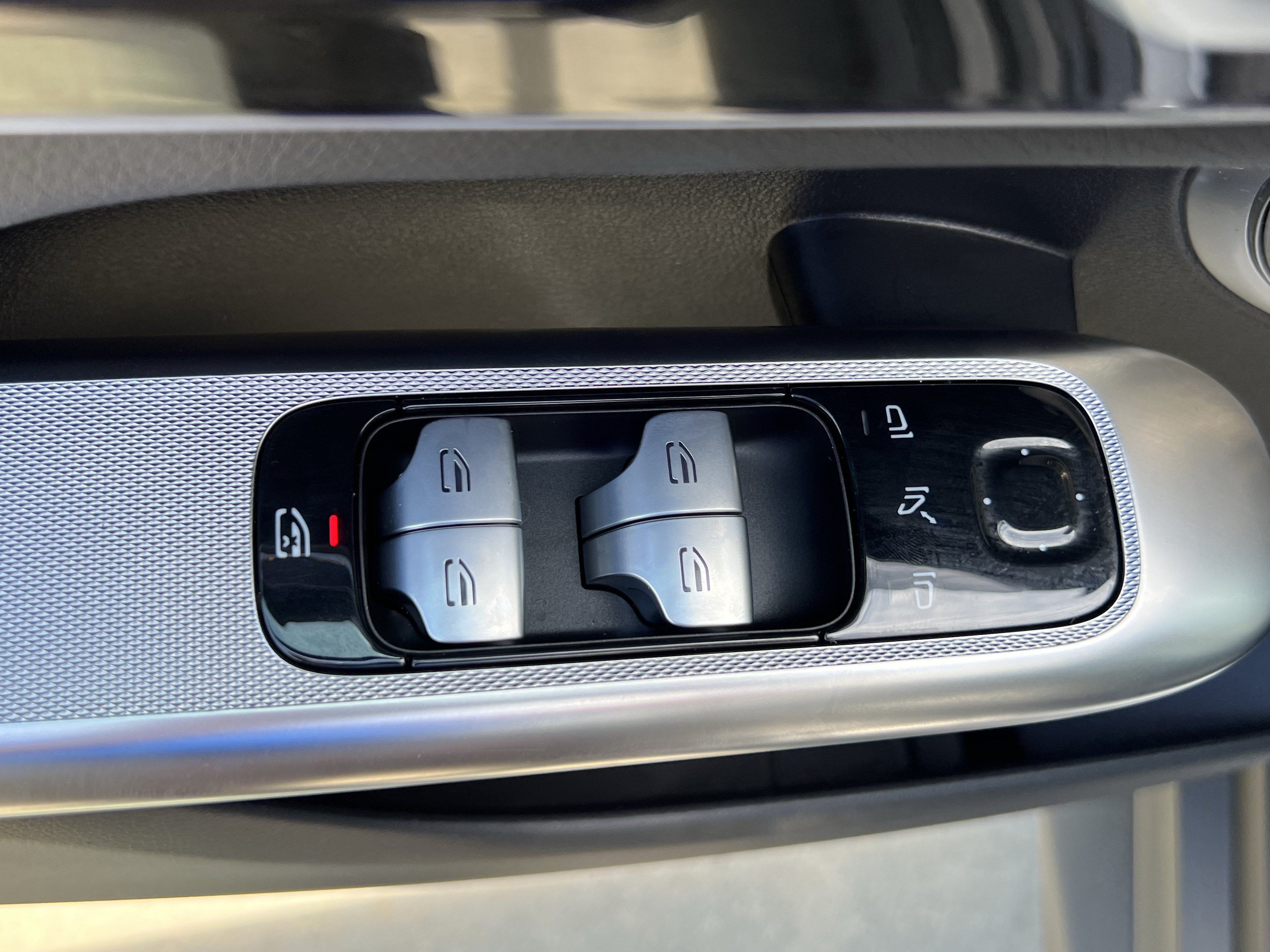 Certified 2025 Mercedes-Benz GLC 300 4MATIC w/ AMG Line image 15