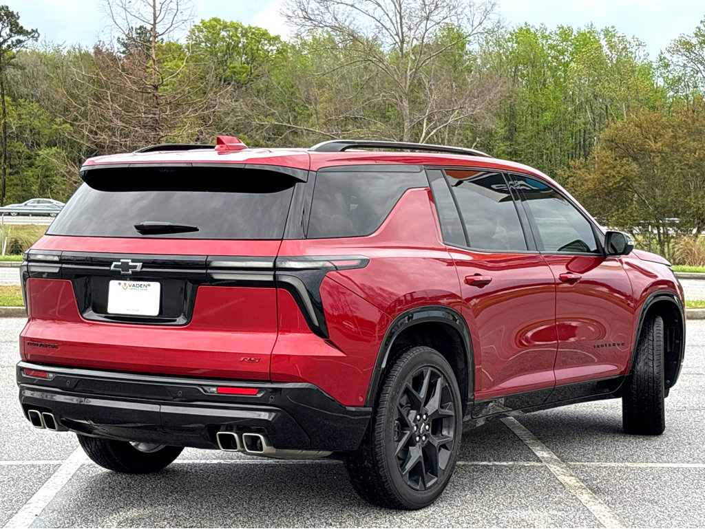 Used 2025 Chevrolet Traverse RS image 19