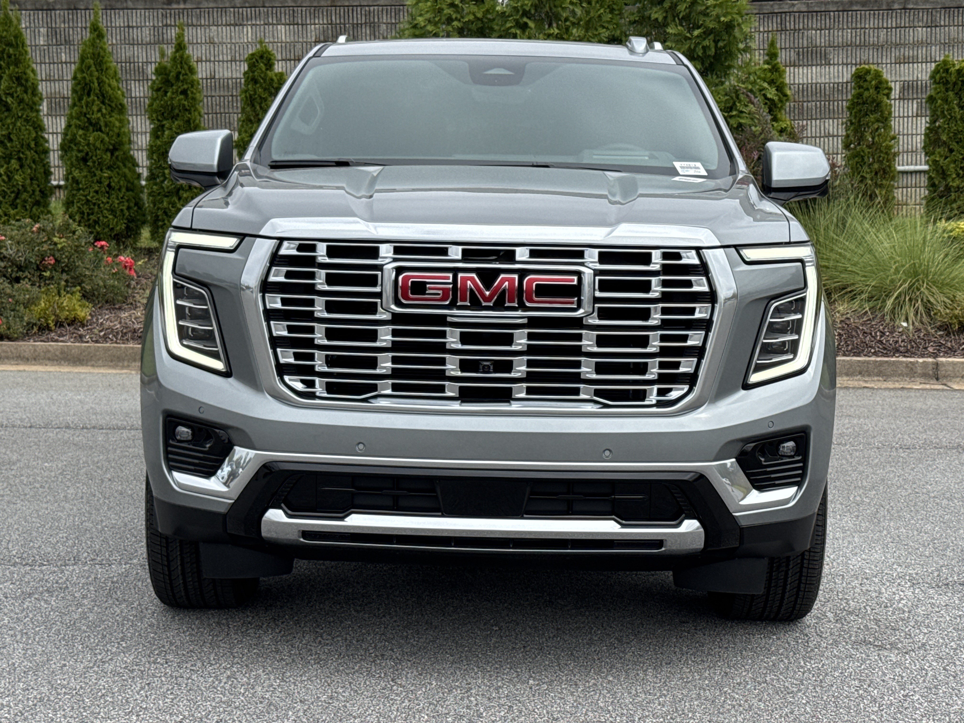 New 2026 GMC Yukon XL Denali w/ Denali Reserve Package AWD/4WD image 3