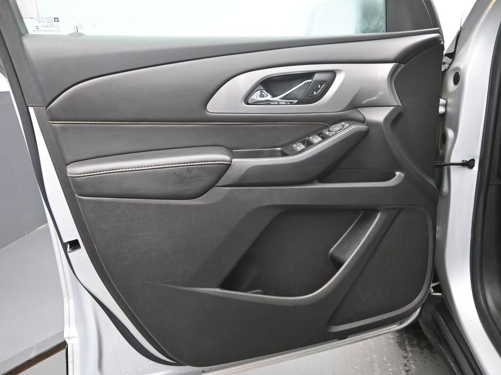 Used 2018 Chevrolet Traverse LS image 12