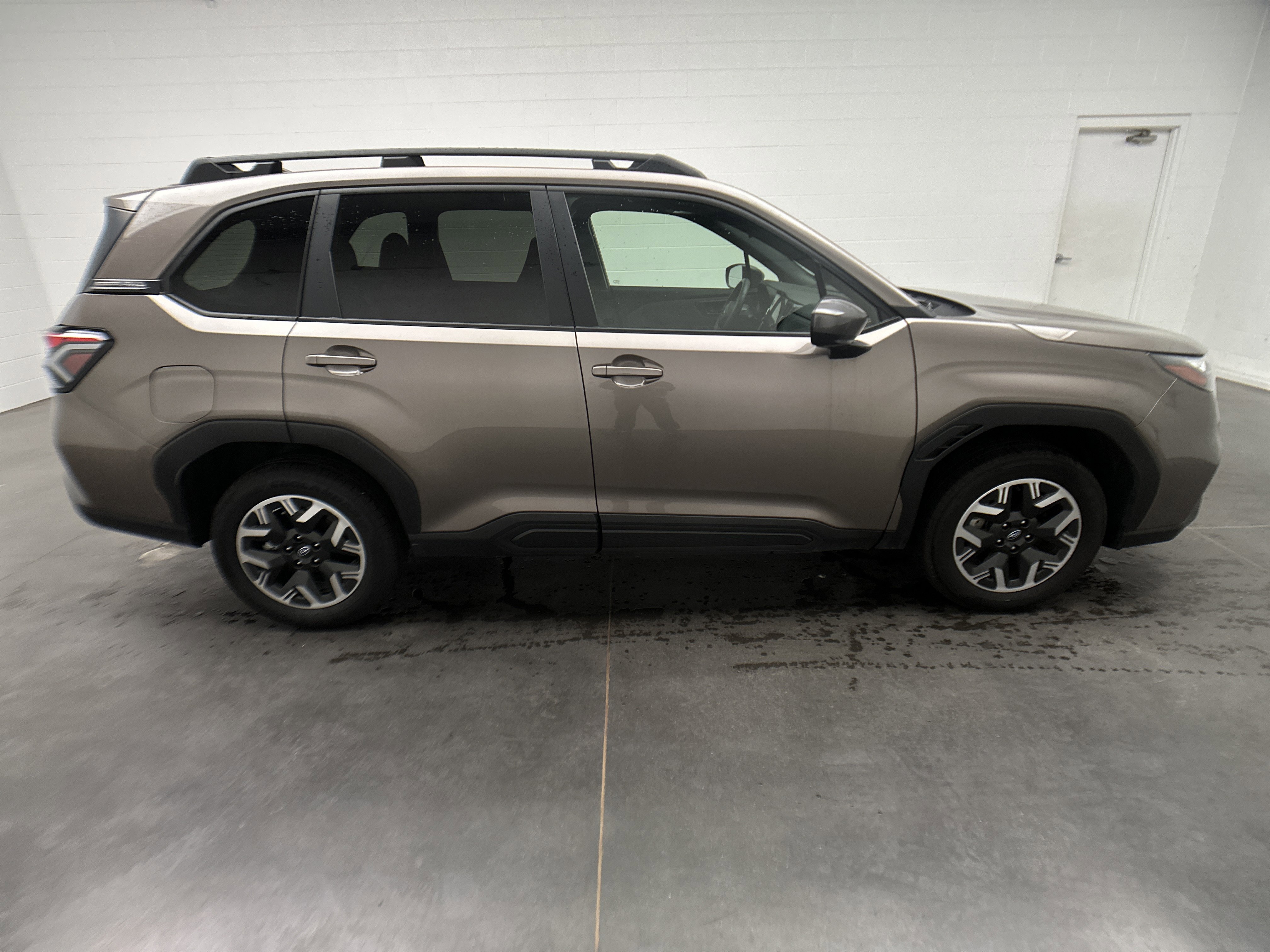 Used 2025 Subaru Forester Premium AWD/4WD image 9