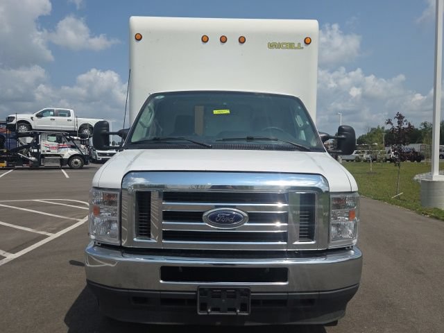 Used 2023 Ford E-450 and Econoline 450 Super Duty RWD image 3