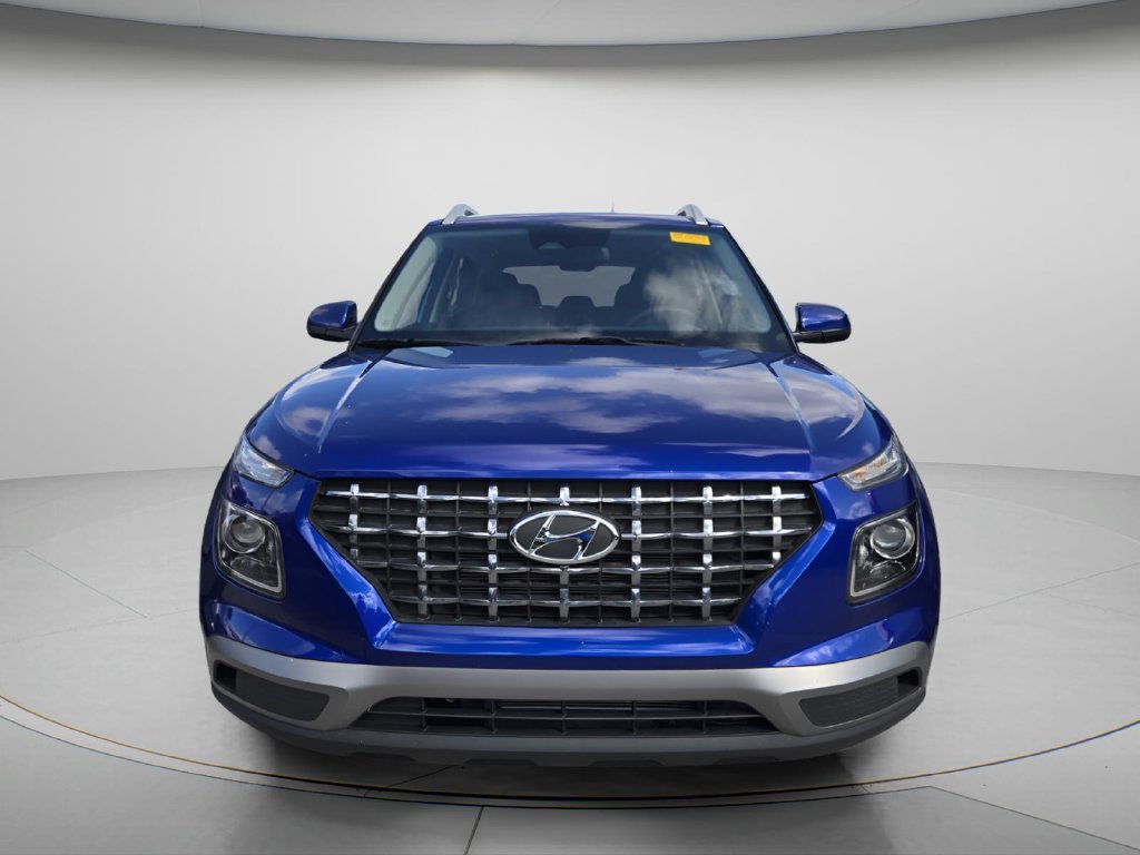 Certified 2024 Hyundai Venue SEL FWD image 3