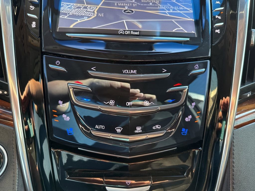Used 2017 Cadillac Escalade ESV Luxury image 32