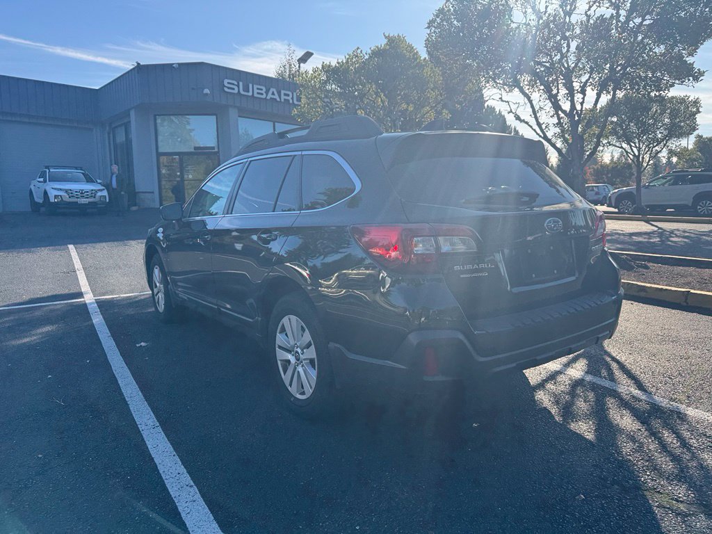 Used 2018 Subaru Outback 2.5i Premium AWD/4WD image 5