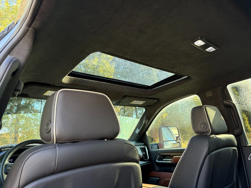 Used 2024 GMC Sierra 2500 Denali Ultimate image 4