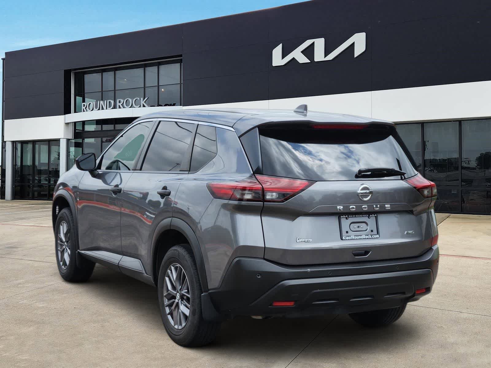 Used 2021 Nissan Rogue S AWD/4WD image 5