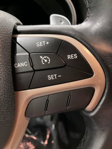 Used 2017 Jeep Grand Cherokee Laredo image 35