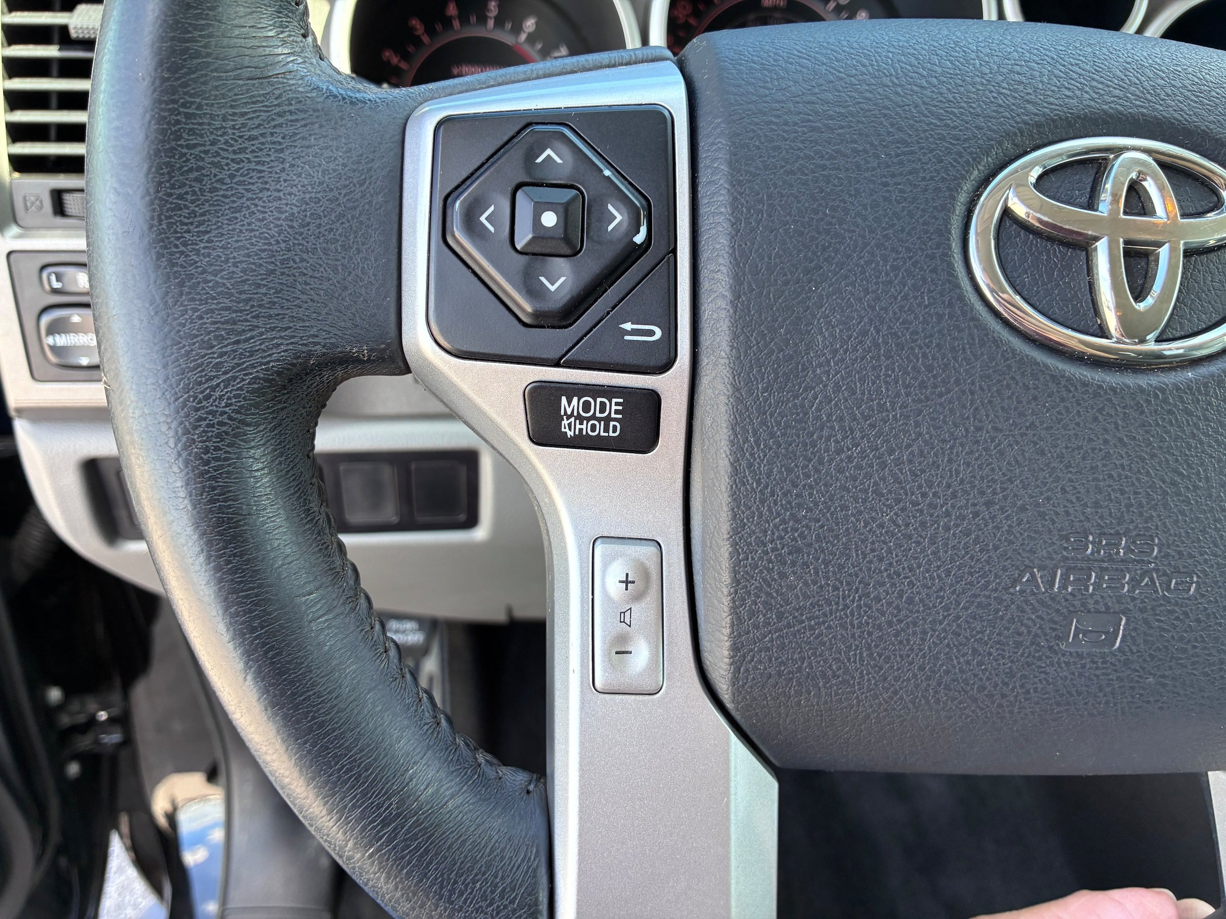 Used 2015 Toyota Sequoia SR5 AWD/4WD image 12