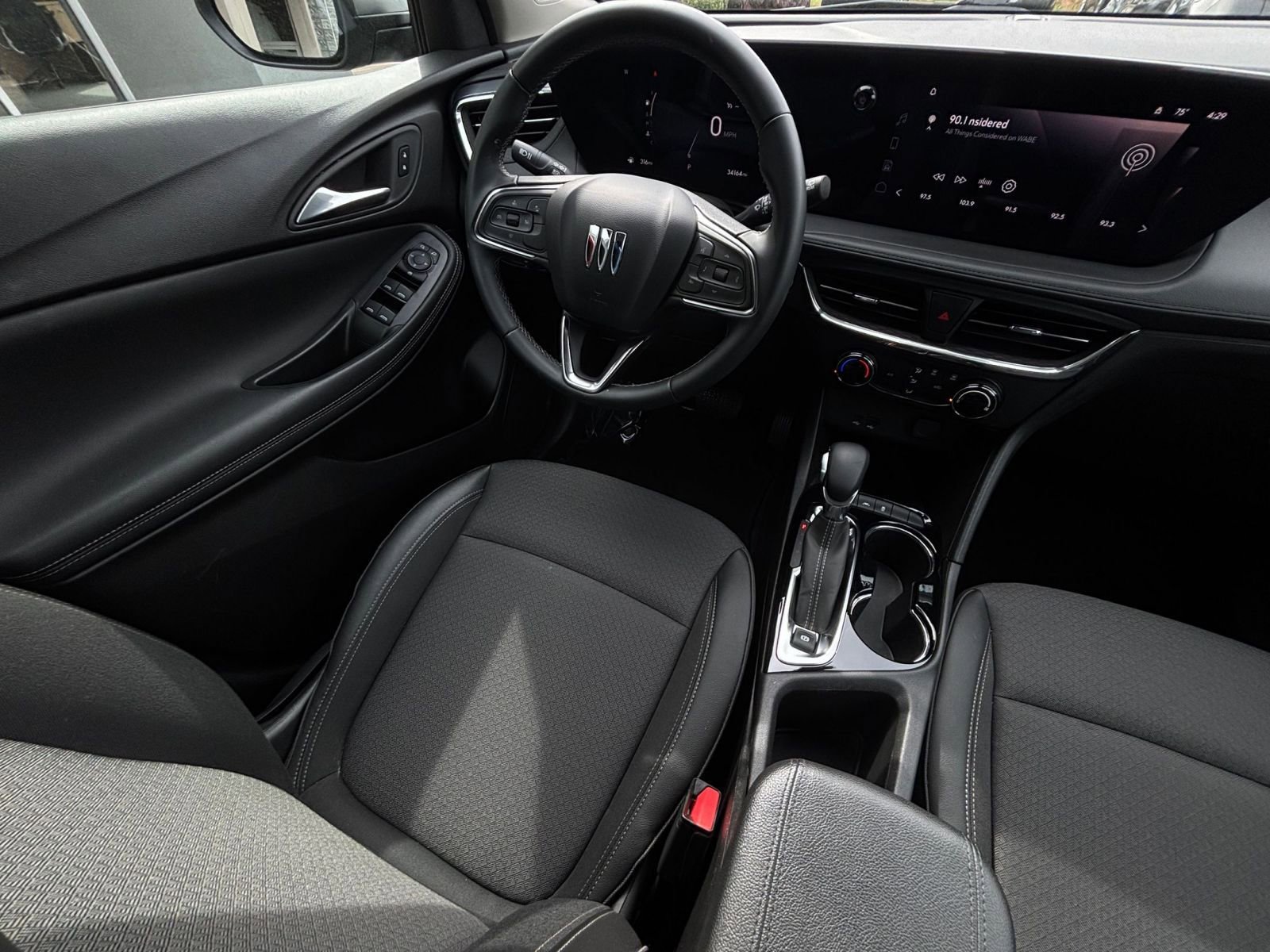 Used 2025 Buick Encore GX Preferred image 38