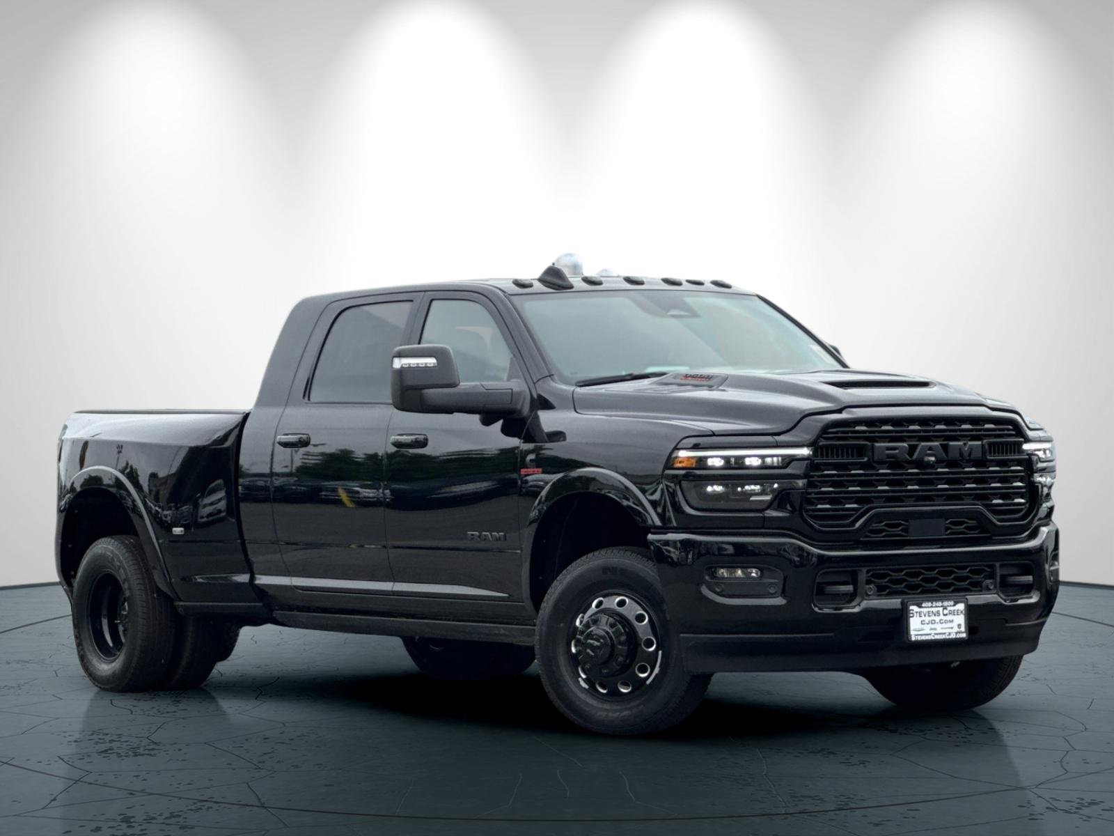 New 2025 RAM 3500 Limited image 2