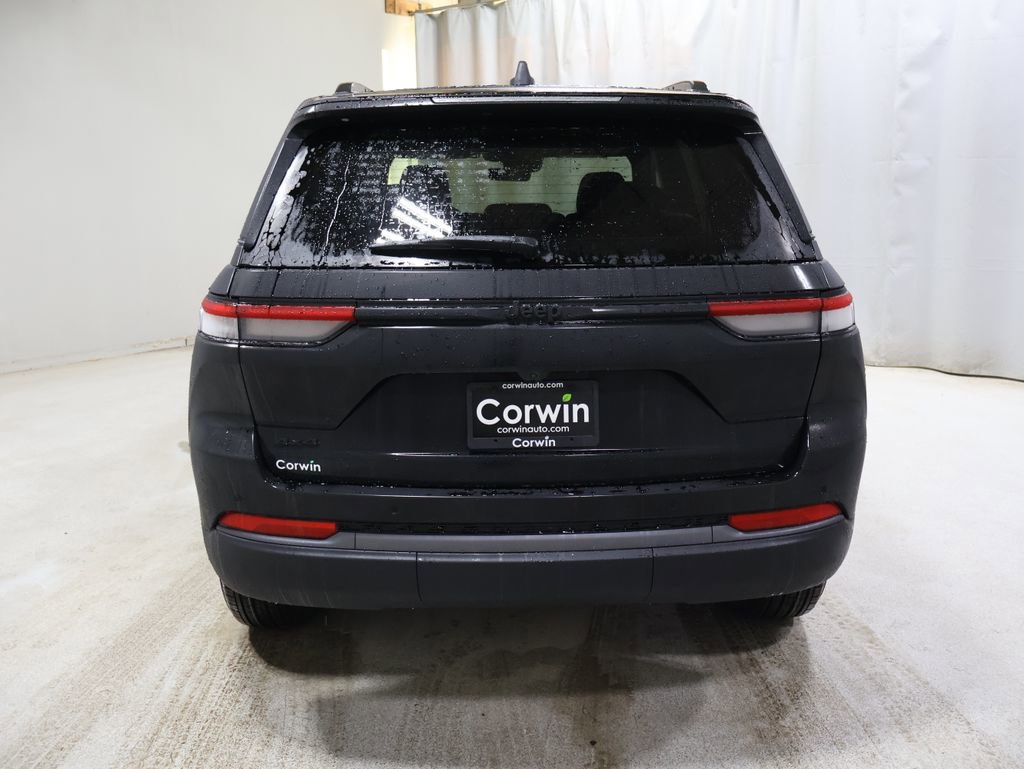 New 2026 Jeep Grand Cherokee Laredo image 7