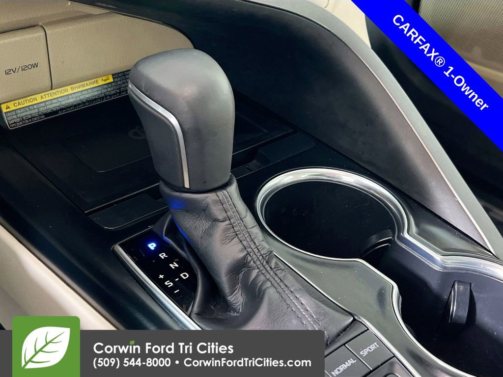 Used 2019 Toyota Camry XLE image 10