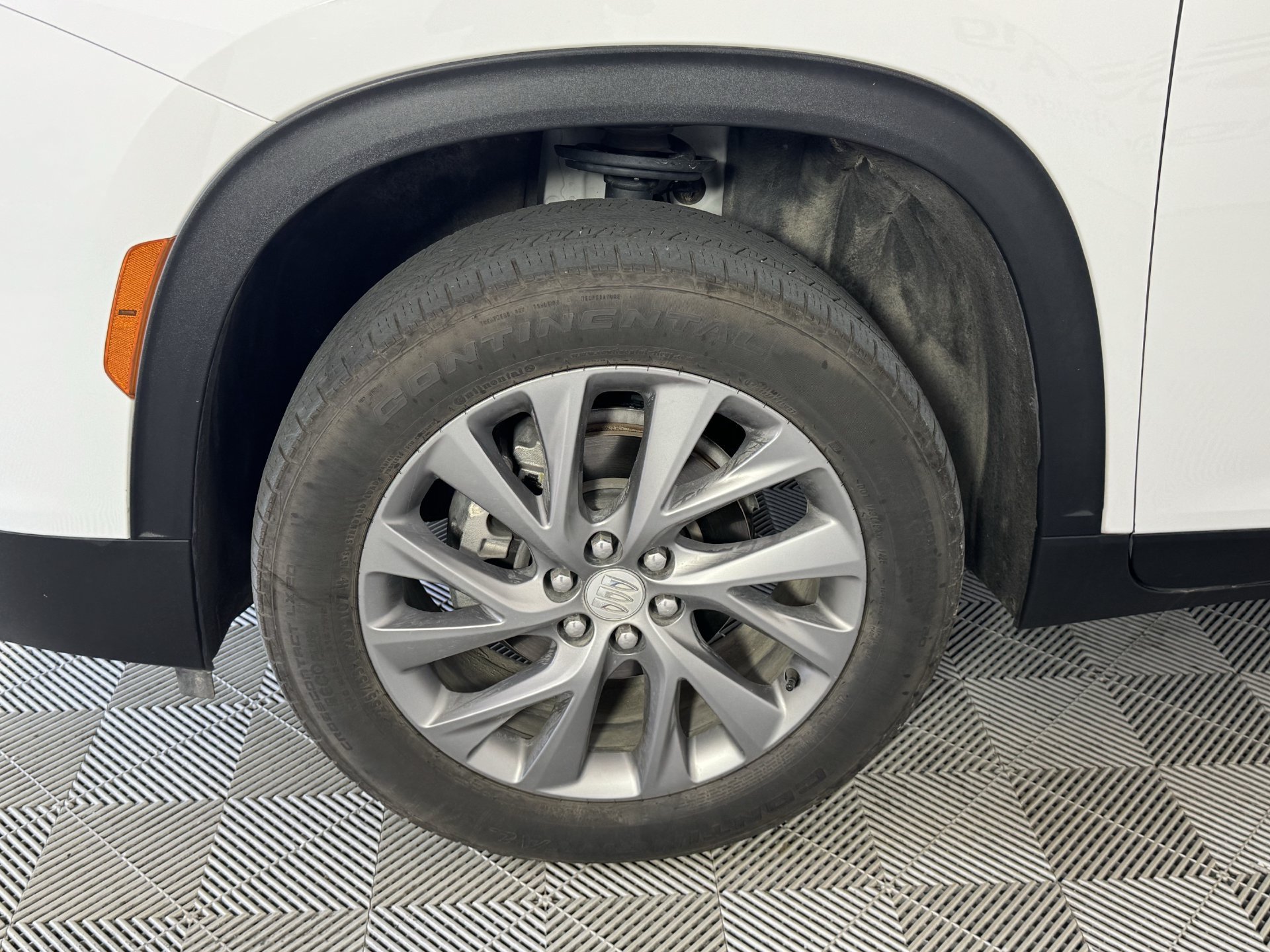 Used 2025 Buick Enclave Preferred AWD/4WD image 30