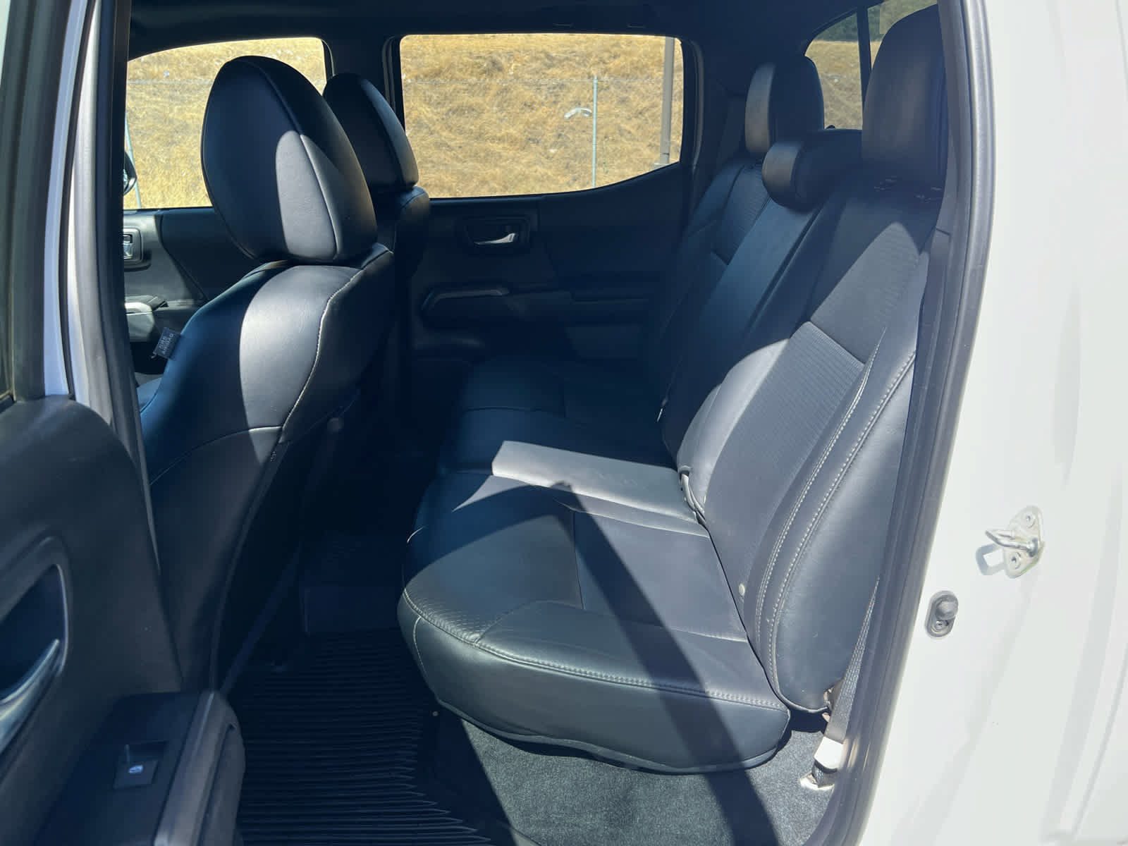 Certified 2020 Toyota Tacoma TRD Off-Road w/ TRD Premium Off Road Package AWD/4WD image 11