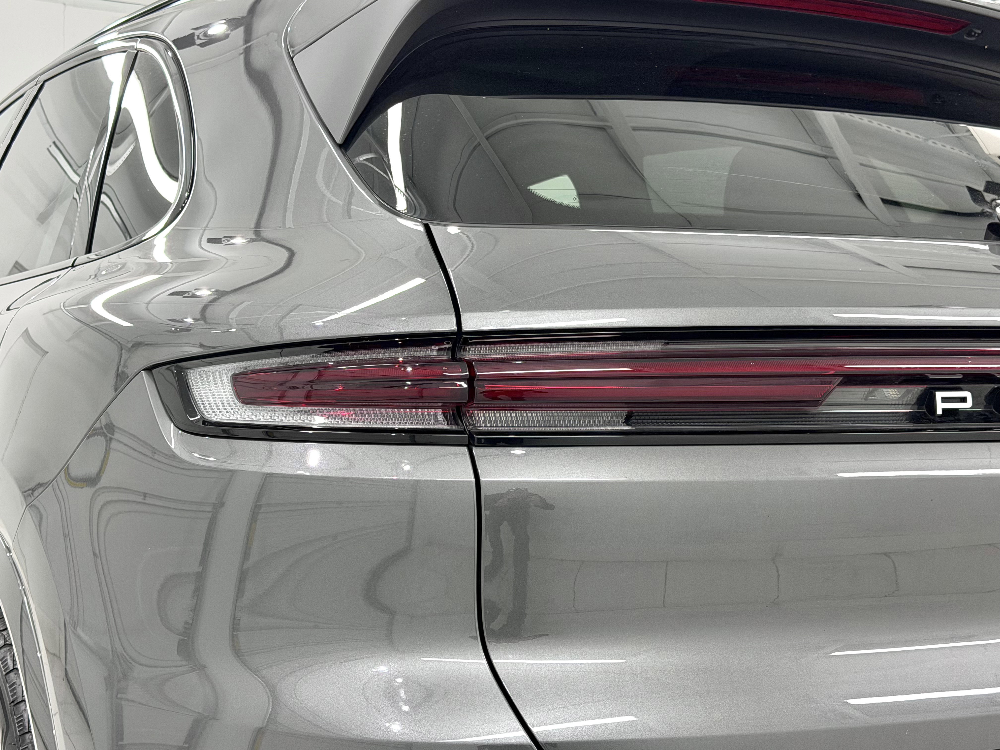 Certified 2025 Porsche Cayenne image 17