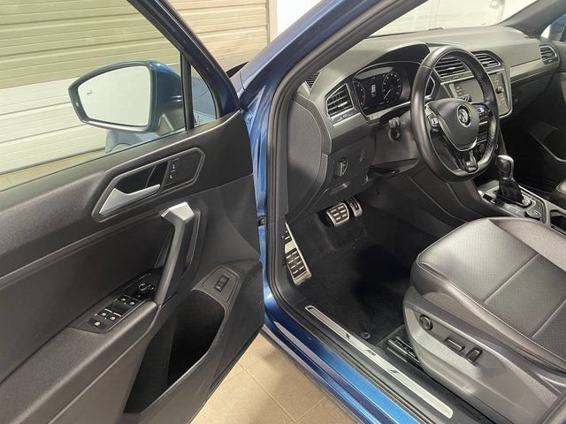 Used 2019 Volkswagen Tiguan SEL R-Line AWD/4WD image 13