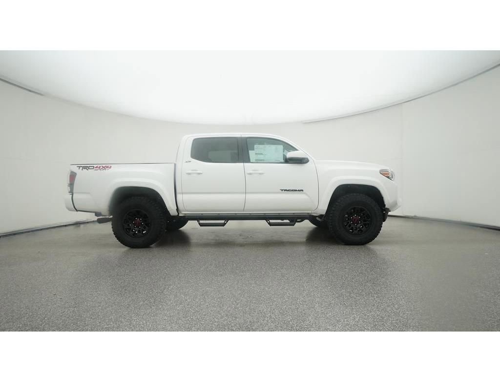 Used 2022 Toyota Tacoma TRD Sport w/ Technology Package AWD/4WD image 28