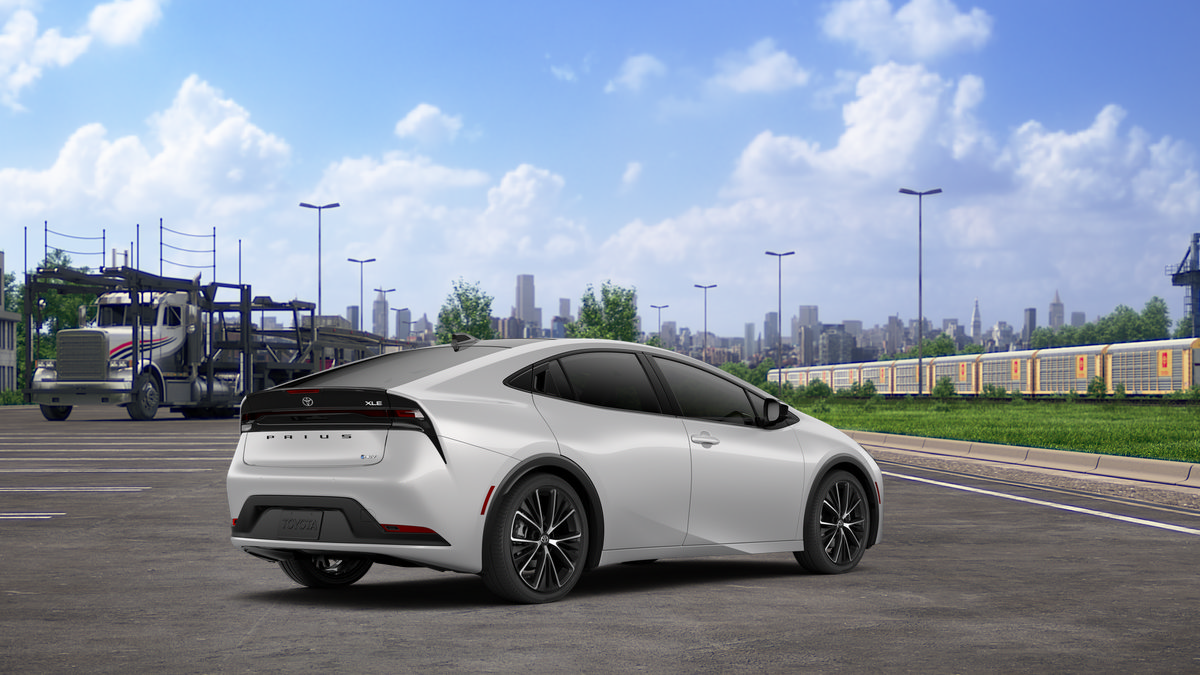 New 2027 Toyota Prius XLE FWD image 12