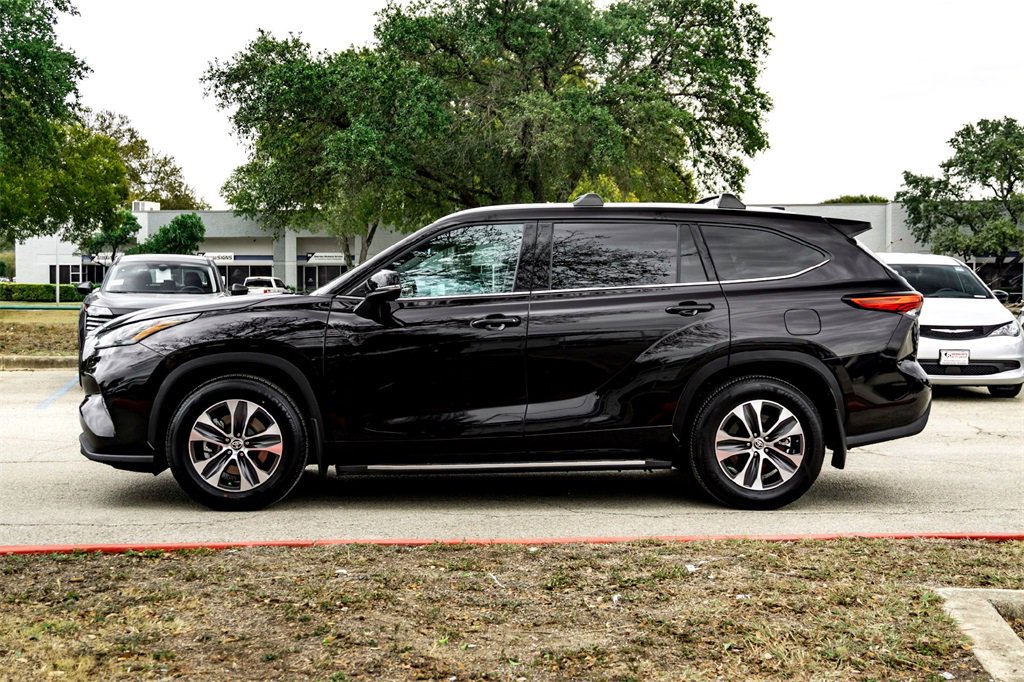 Used 2022 Toyota Highlander XLE image 8