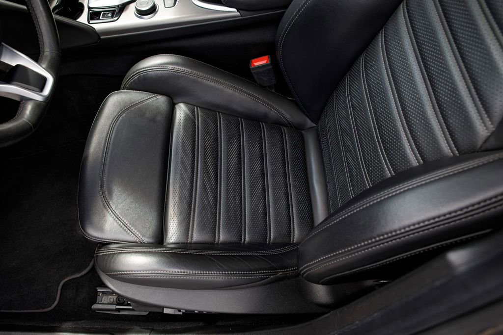 Used 2022 Alfa Romeo Giulia Veloce image 38