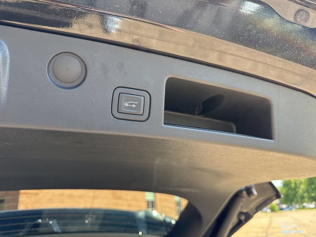 Used 2025 Chevrolet Equinox LT w/ Convenience Package II AWD/4WD image 10