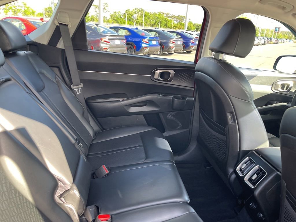 Used 2021 Kia Sorento S image 29