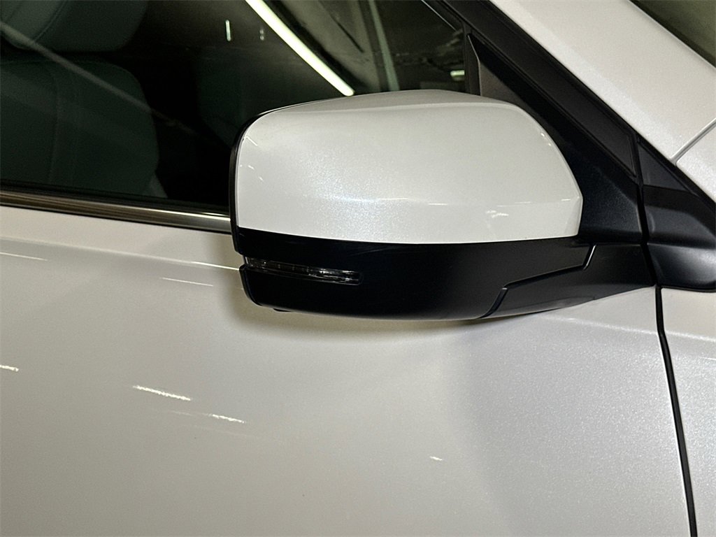 Used 2023 Honda Pilot Touring image 10