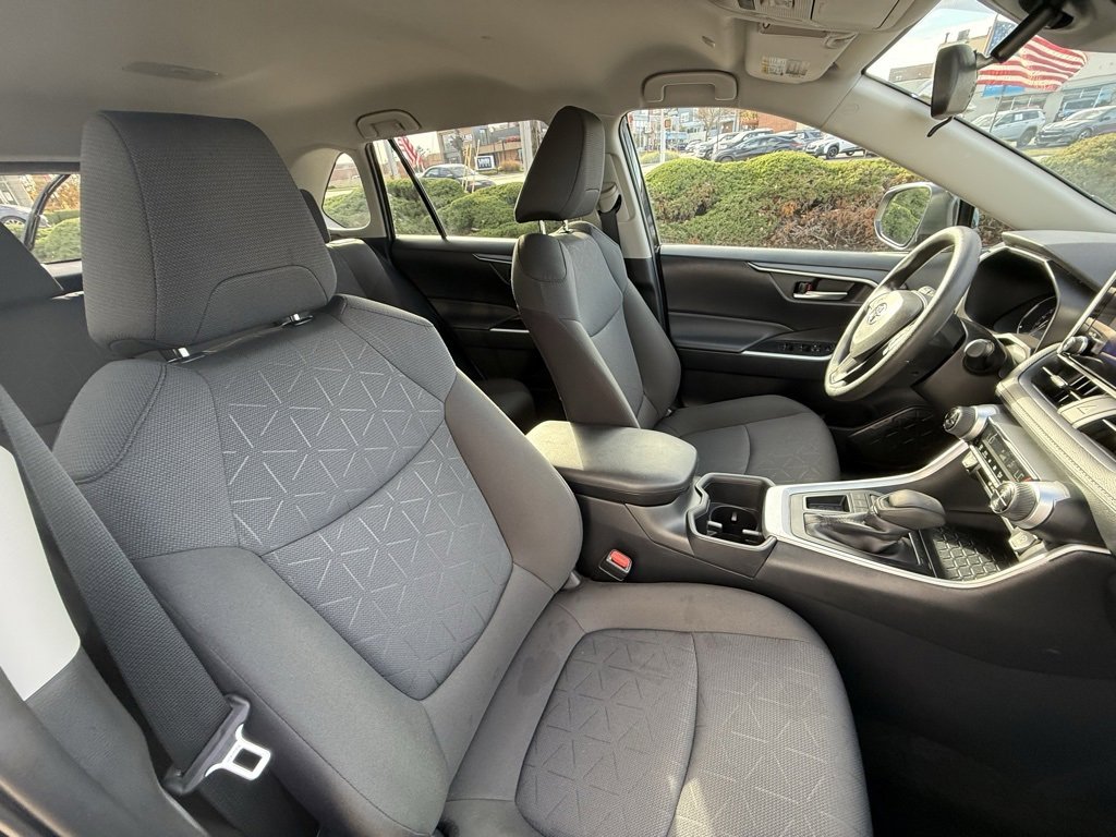 Used 2025 Toyota RAV4 XLE image 39