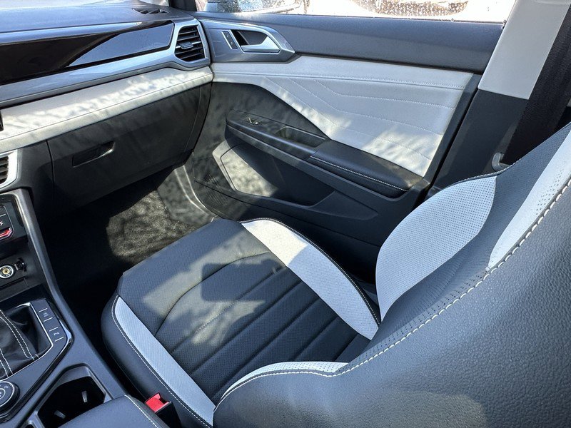 New 2025 Volkswagen Taos SEL image 14
