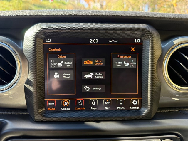 Used 2022 Jeep Wrangler Unlimited Sahara w/ Cold Weather Group image 24