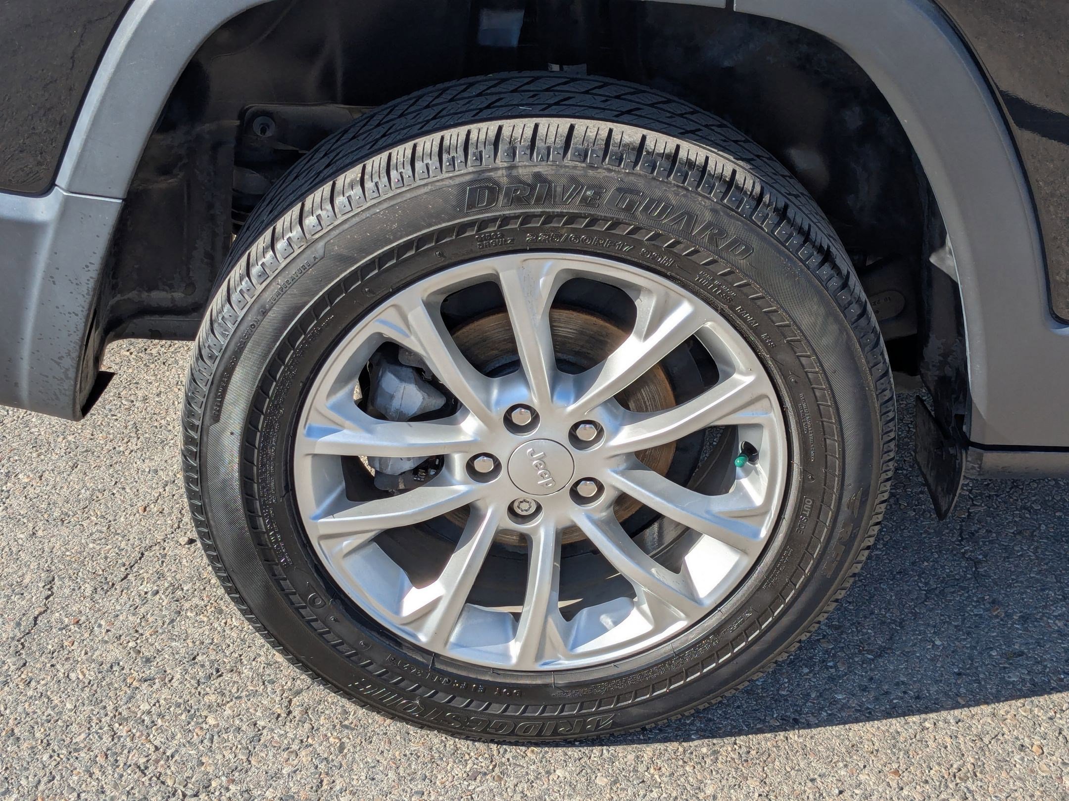 Used 2019 Jeep Cherokee Latitude w/ Popular Appearance Group image 12