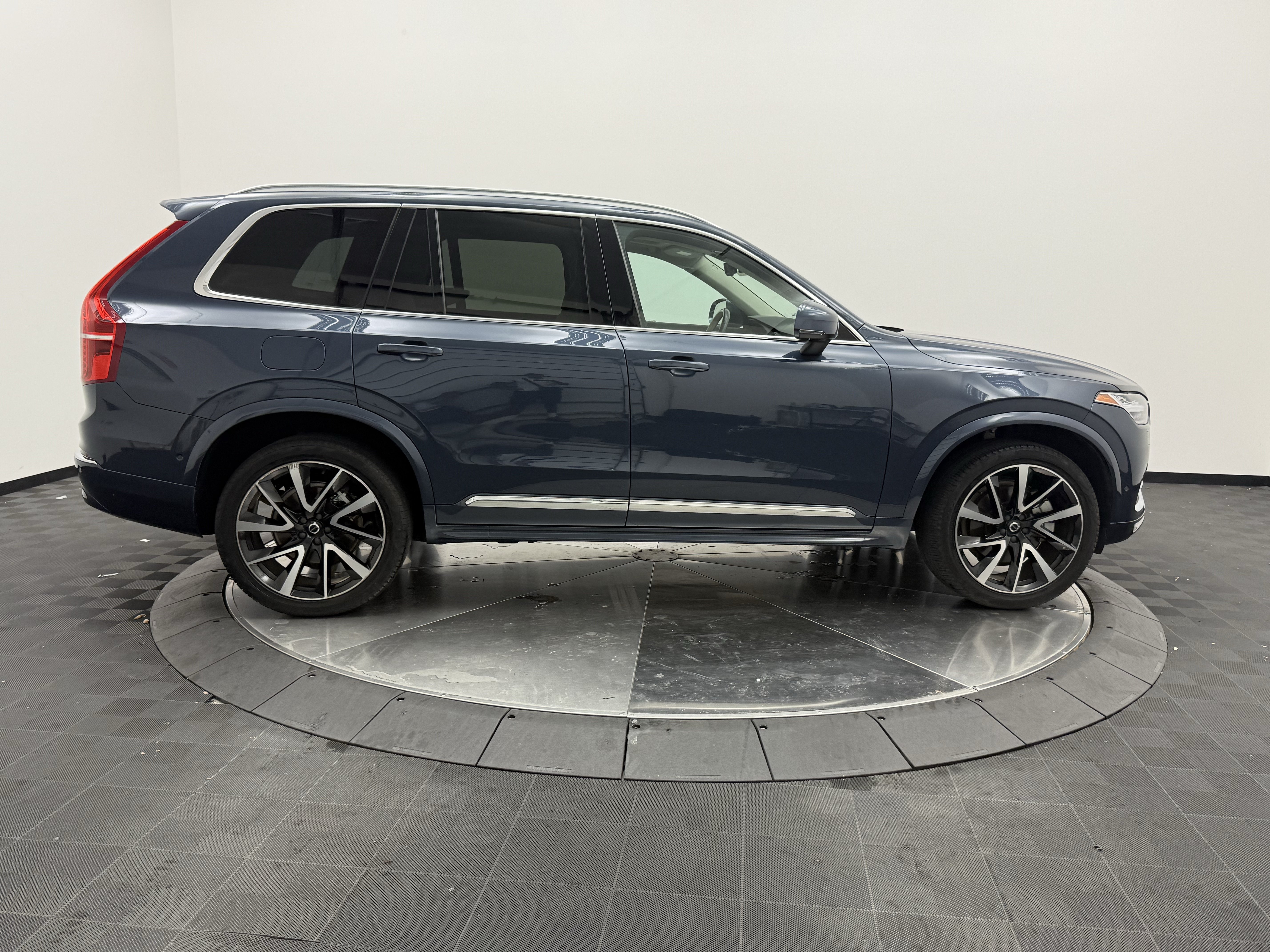 Certified 2023 Volvo XC90 B6 Plus w/ Protection Package Premier AWD/4WD image 9