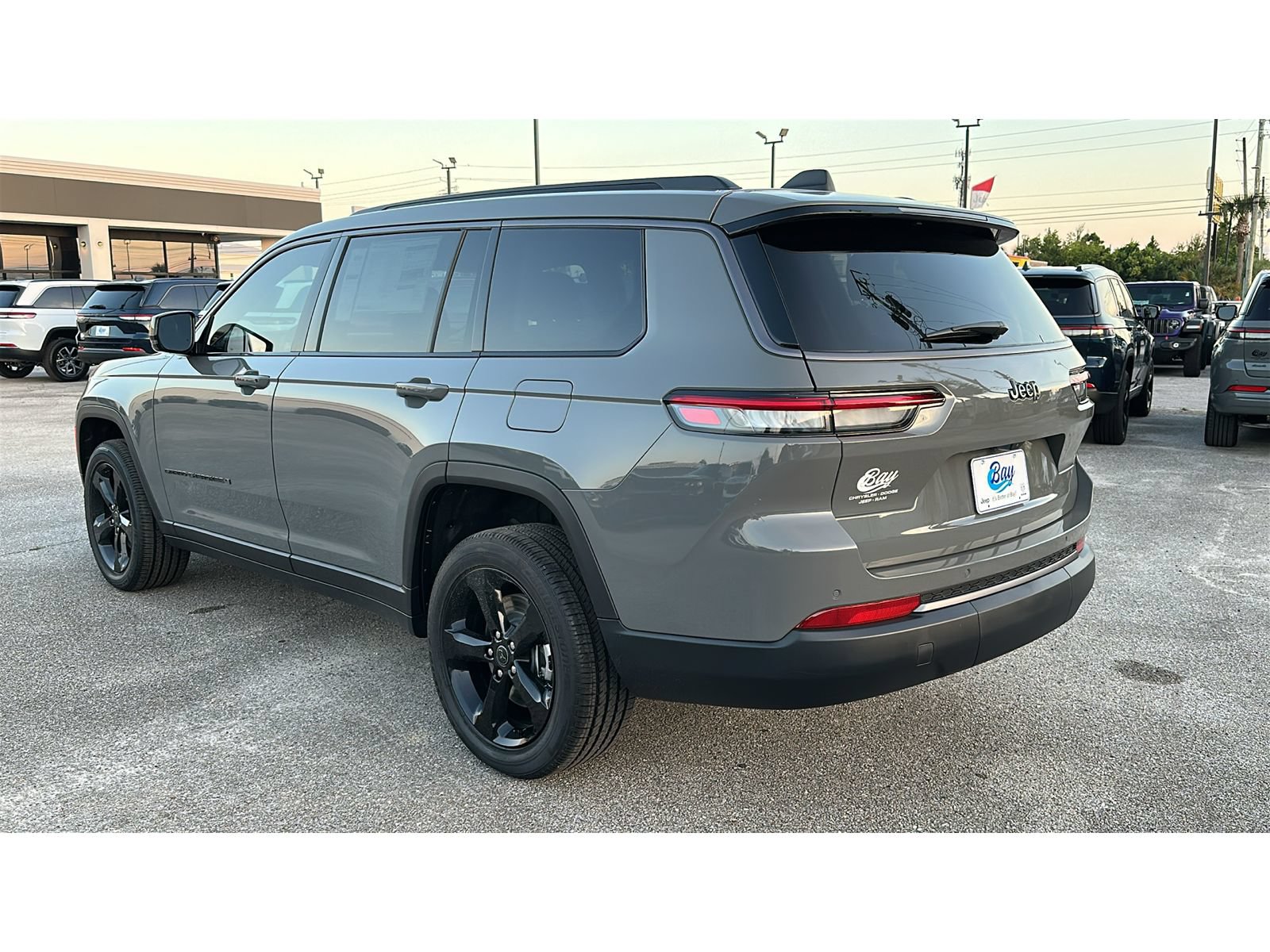 New 2027 Jeep Grand Cherokee L Limited w/ Limited Altitude Package RWD image 4