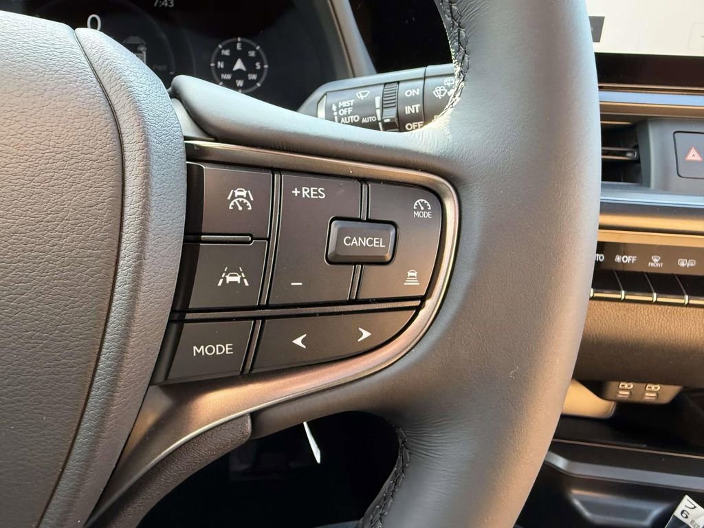 Used 2026 Lexus UX 300h AWD w/ Accessory Package (Z1) image 21